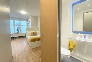 1 bed studio, College Square East, Holylands, Belfast, BT16DJ - Image 7